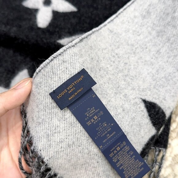 Louis Vuitton wool scarf - Picture 5 of 9